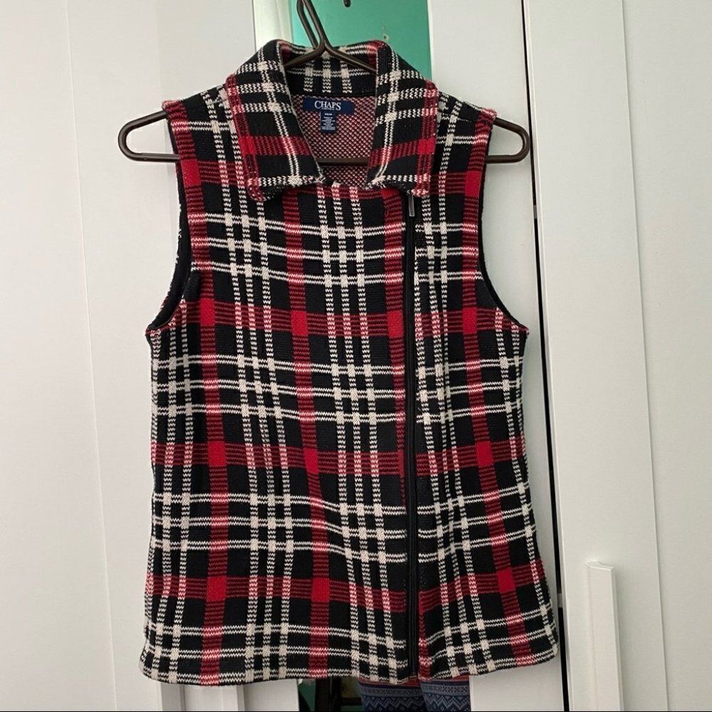 Chaps Women’s Plaid Vest Size Medium Red